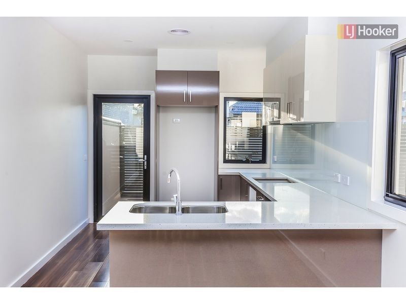 34 Faith Grange, Craigieburn VIC 3064