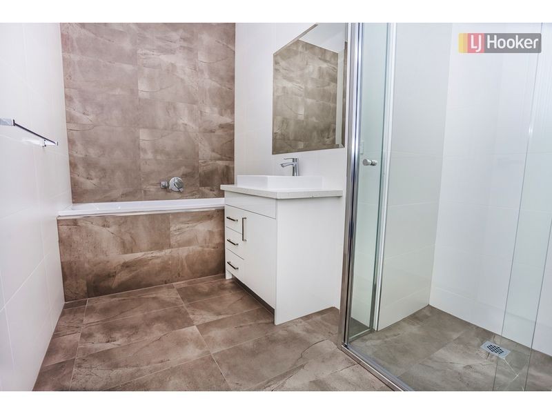 34 Faith Grange, Craigieburn VIC 3064