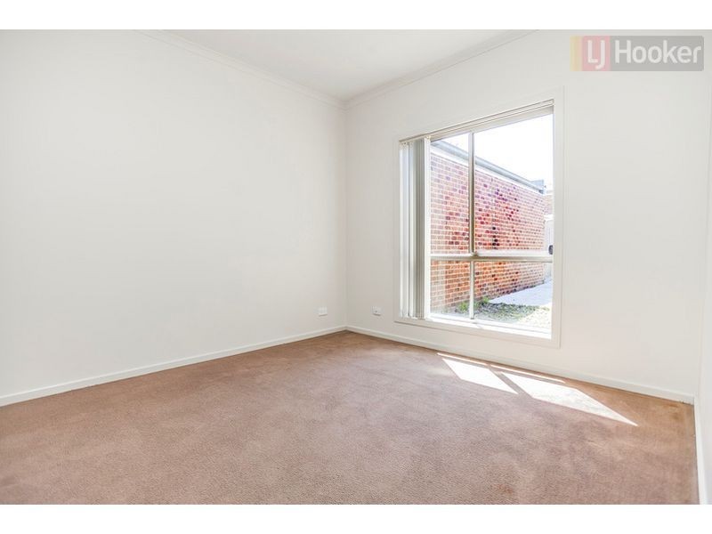 5 Yorkshire Terrace, Craigieburn VIC 3064