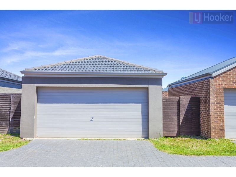 5 Yorkshire Terrace, Craigieburn VIC 3064