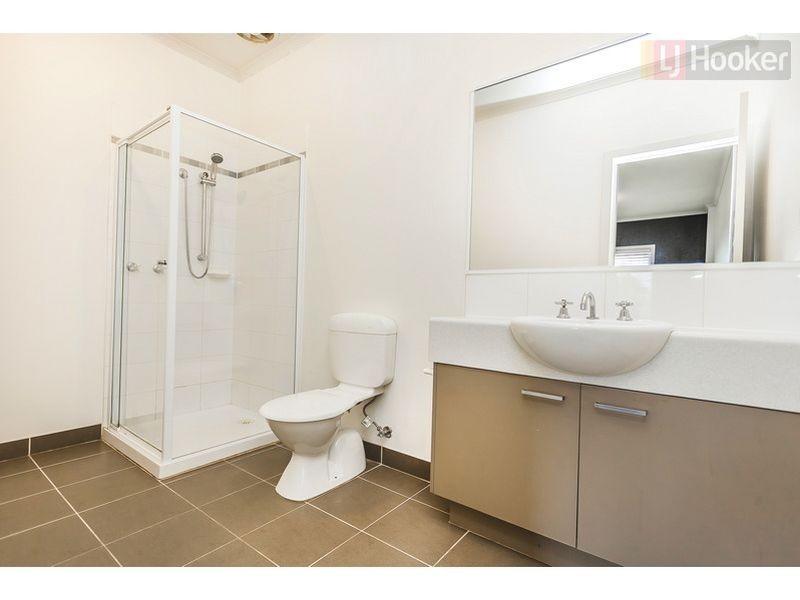 3 Yorkshire Terrace, Craigieburn VIC 3064