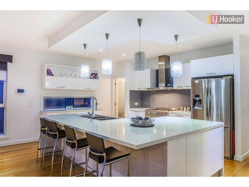 43 Biltmore Crescent, Roxburgh Park VIC 3064