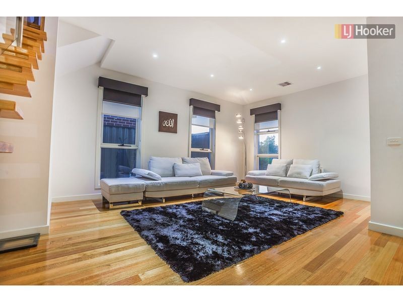 43 Biltmore Crescent, Roxburgh Park VIC 3064