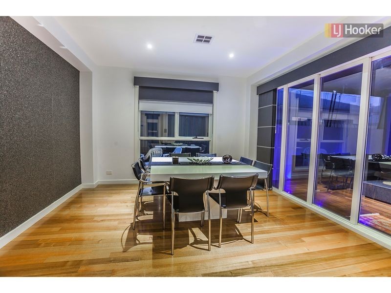 43 Biltmore Crescent, Roxburgh Park VIC 3064