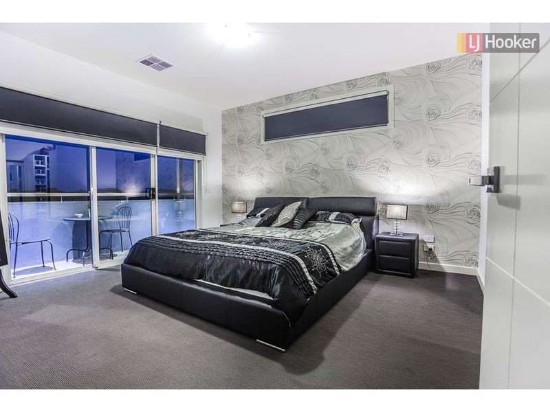 43 Biltmore Crescent, Roxburgh Park VIC 3064