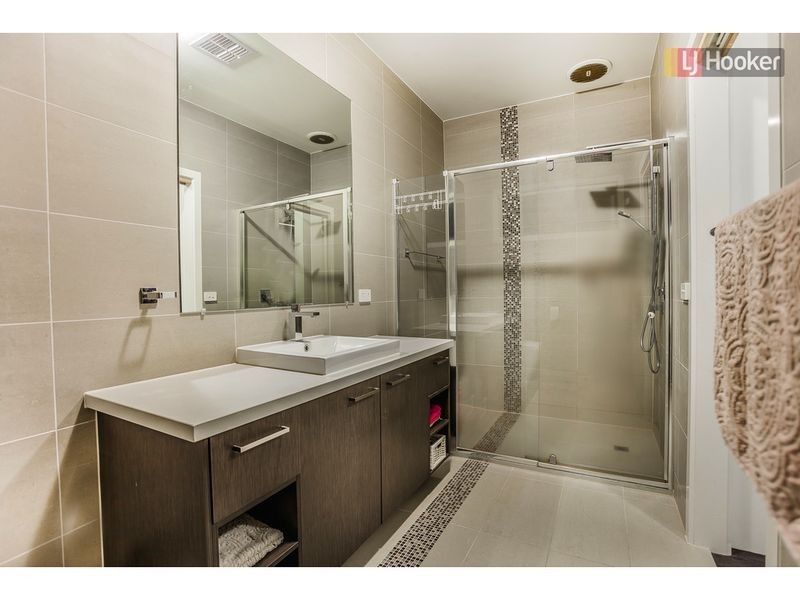 43 Biltmore Crescent, Roxburgh Park VIC 3064