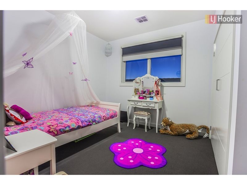 43 Biltmore Crescent, Roxburgh Park VIC 3064