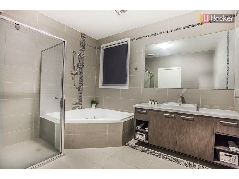 43 Biltmore Crescent, Roxburgh Park VIC 3064