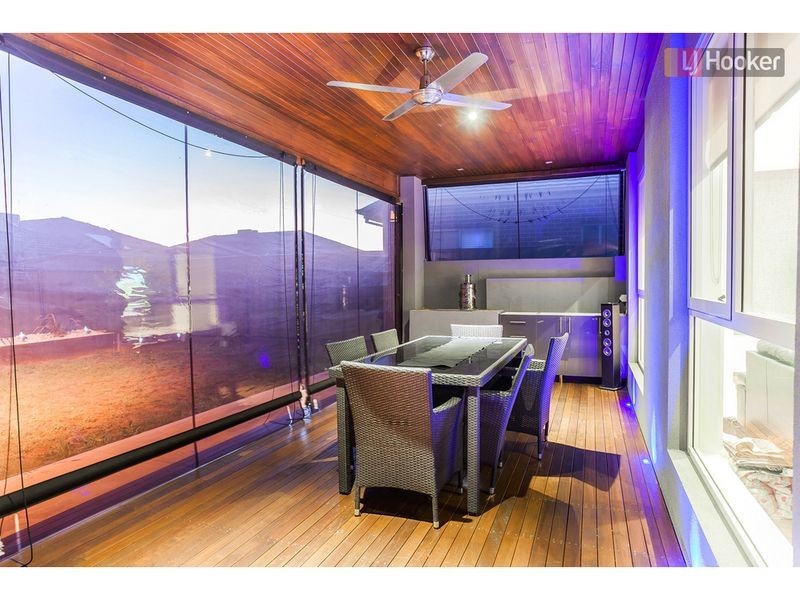 43 Biltmore Crescent, Roxburgh Park VIC 3064