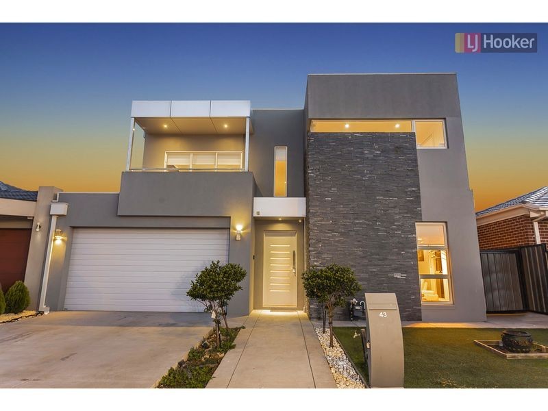 43 Biltmore Crescent, Roxburgh Park VIC 3064