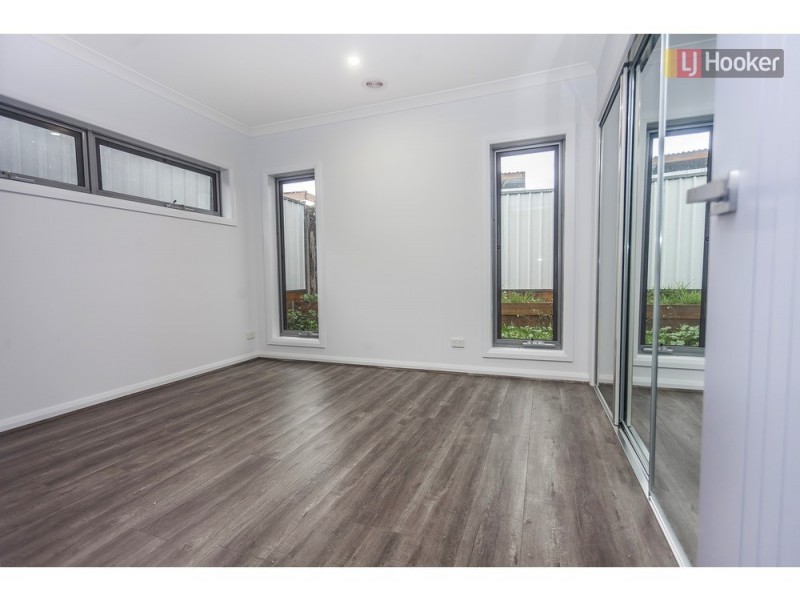 1-3/5 Falmer Place, Craigieburn VIC 3064