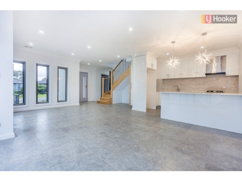 1-3/5 Falmer Place, Craigieburn VIC 3064