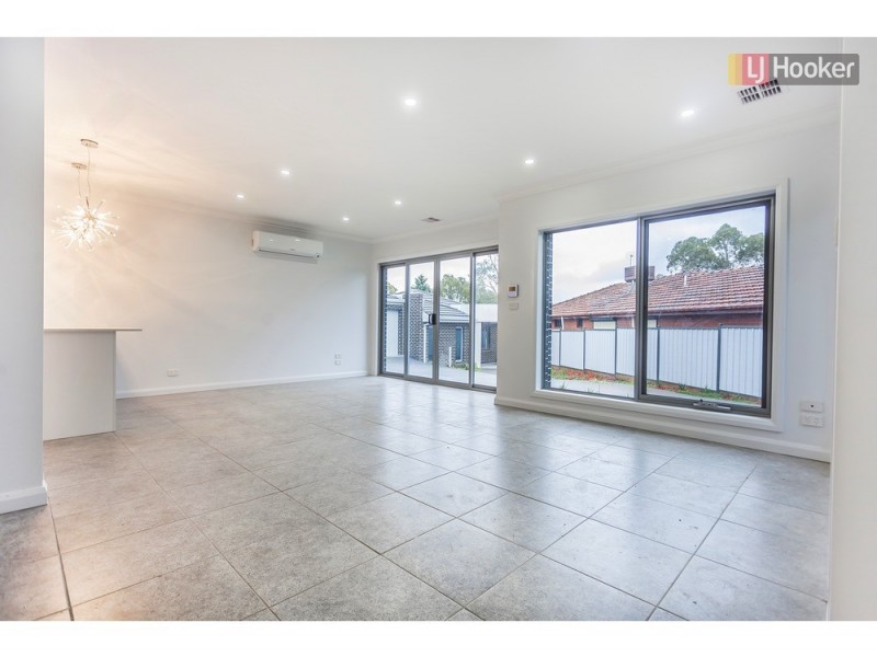1-3/5 Falmer Place, Craigieburn VIC 3064