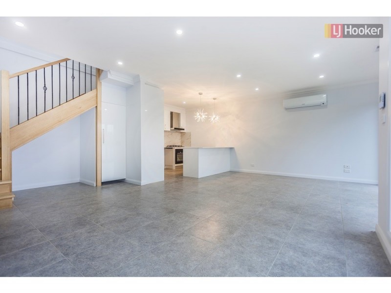 1-3/5 Falmer Place, Craigieburn VIC 3064