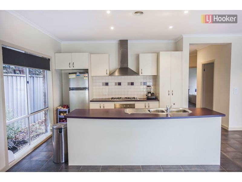 5 Pinehurst Rise, Craigieburn VIC 3064