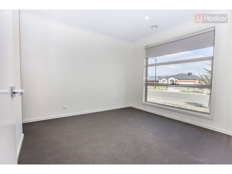 672 Grand Boulevard, Mickleham VIC 3064