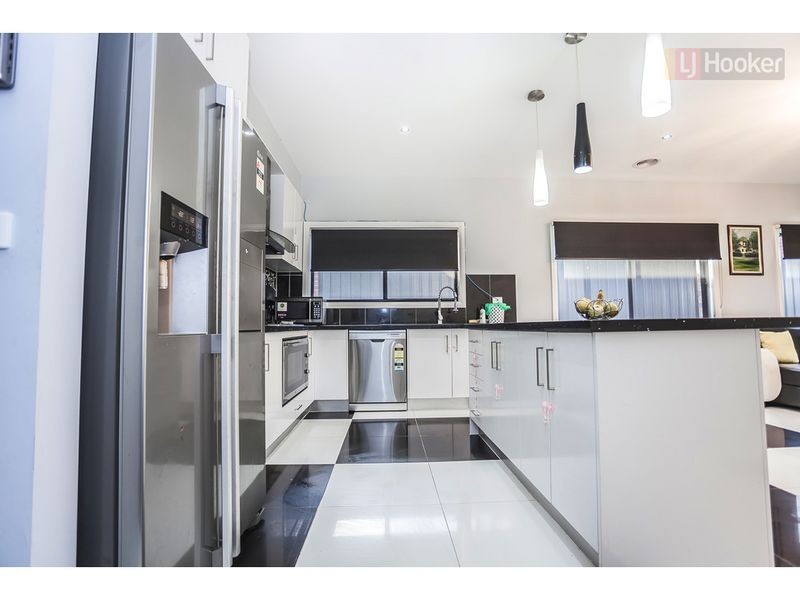 49 Rockwall Drive, Craigieburn VIC 3064