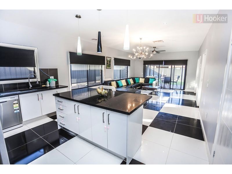 49 Rockwall Drive, Craigieburn VIC 3064