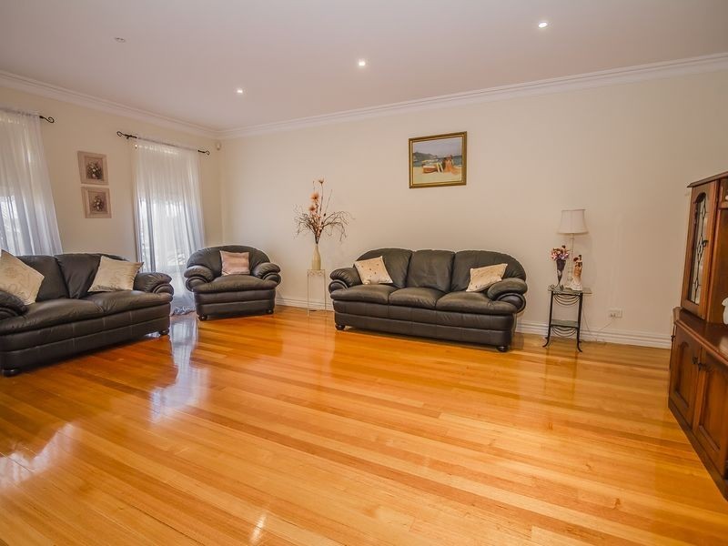 5 Ballymena Street, Greenvale VIC 3059