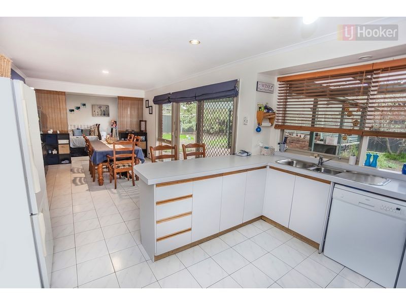 49 Dorchester Street, Craigieburn VIC 3064