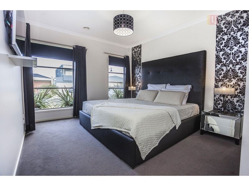 50 Biltmore Crescent, Roxburgh Park VIC 3064