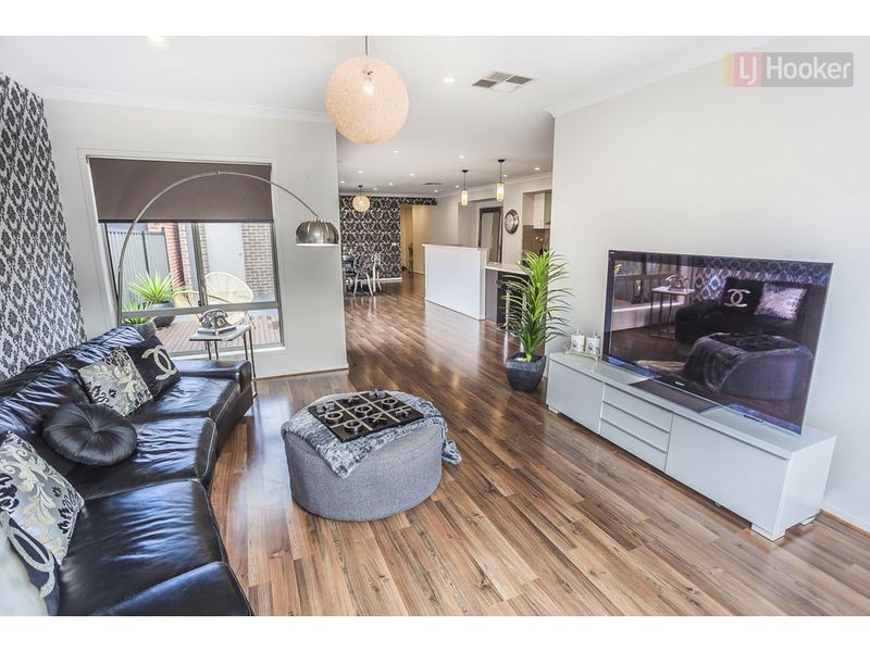 50 Biltmore Crescent, Roxburgh Park VIC 3064