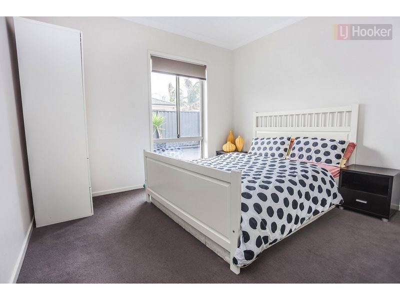 50 Biltmore Crescent, Roxburgh Park VIC 3064