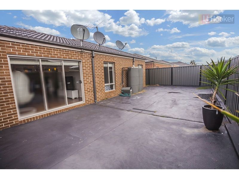 50 Biltmore Crescent, Roxburgh Park VIC 3064