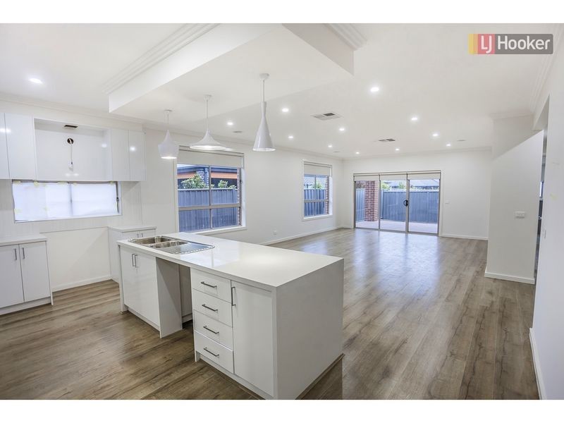 3 Lush Drive, Craigieburn VIC 3064