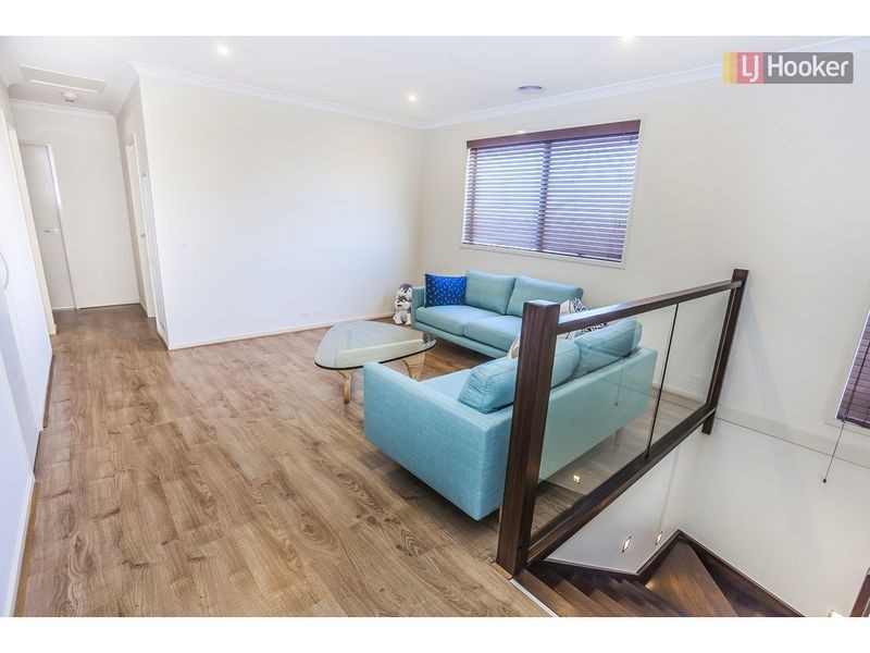 10 Scoria Circuit, Craigieburn VIC 3064