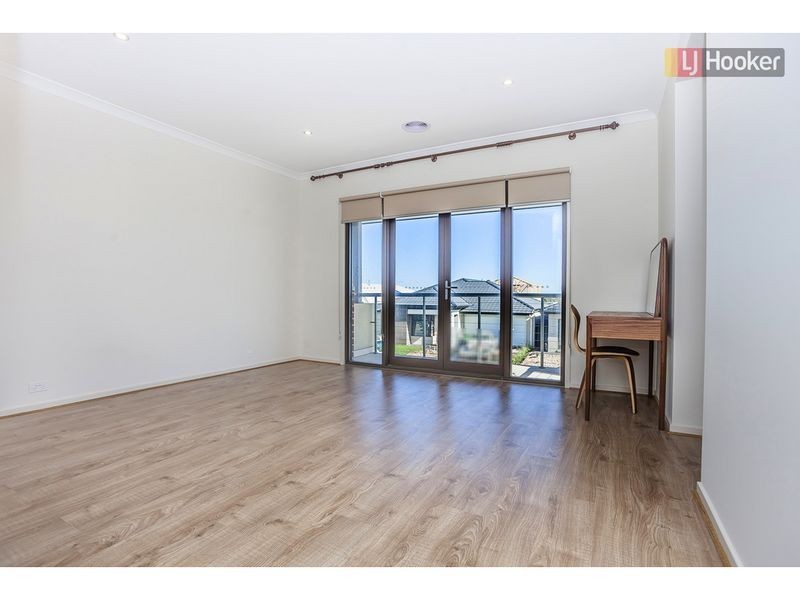 10 Scoria Circuit, Craigieburn VIC 3064