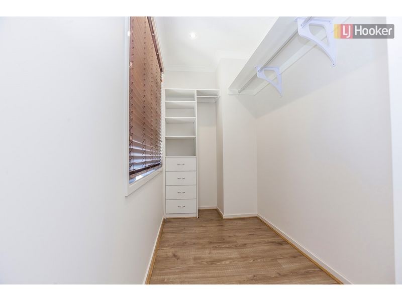 10 Scoria Circuit, Craigieburn VIC 3064