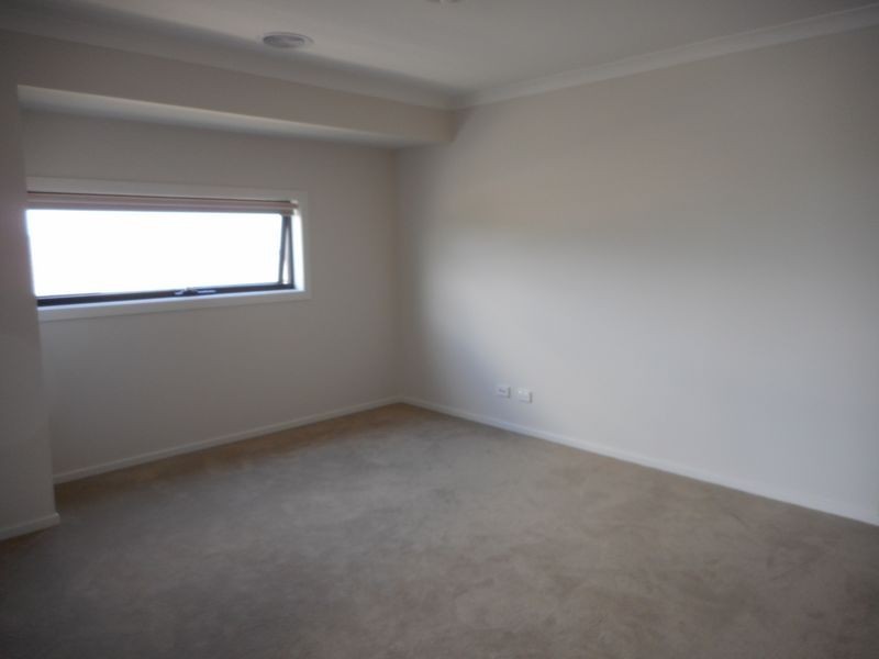 40 Trillium Blvd, Mickleham VIC 3064