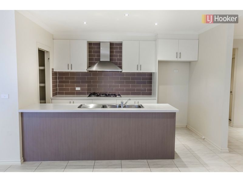 17 Serendip Crescent, Greenvale VIC 3059