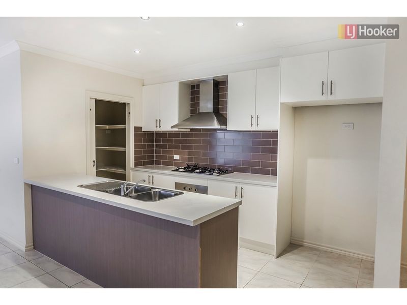 17 Serendip Crescent, Greenvale VIC 3059