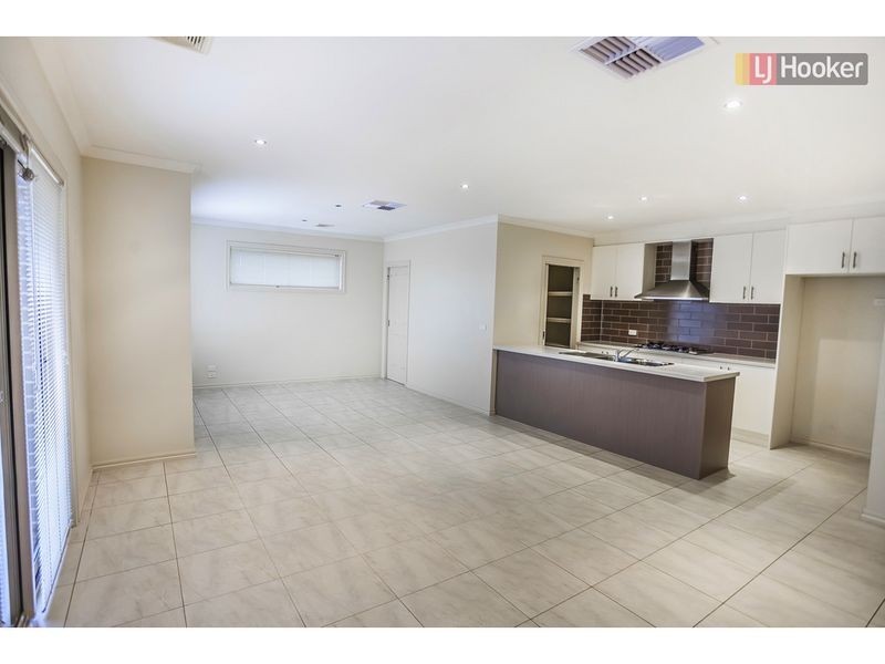17 Serendip Crescent, Greenvale VIC 3059