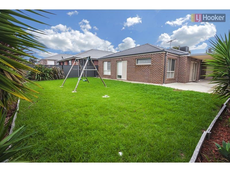 17 Serendip Crescent, Greenvale VIC 3059