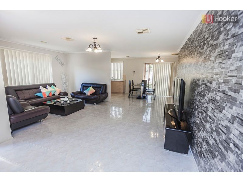 12 Nunney Court, Craigieburn VIC 3064