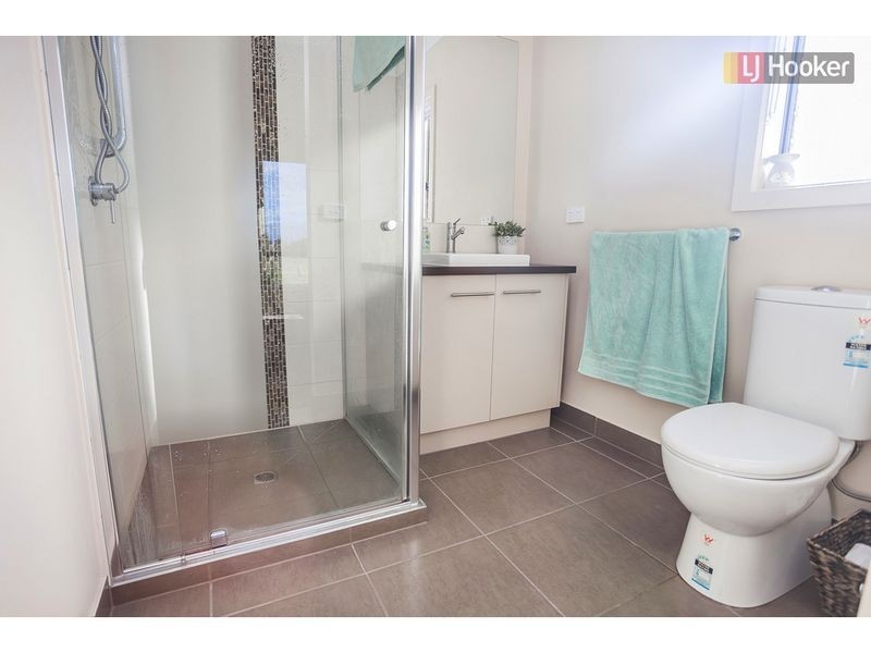 129 Newbury Blvd, Craigieburn VIC 3064