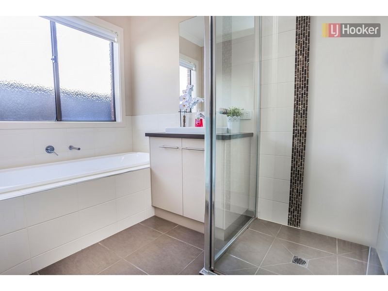 129 Newbury Blvd, Craigieburn VIC 3064
