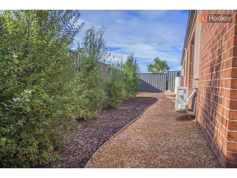129 Newbury Blvd, Craigieburn VIC 3064