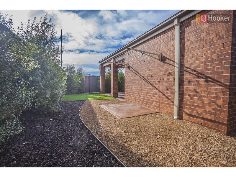 129 Newbury Blvd, Craigieburn VIC 3064