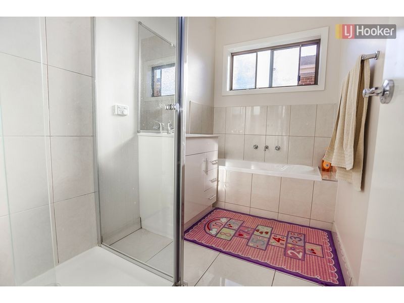 33 Serenity Way, Craigieburn VIC 3064