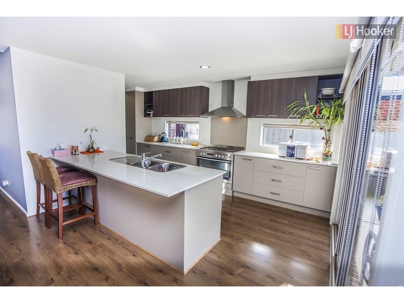 25 Baronial Way, Craigieburn VIC 3064