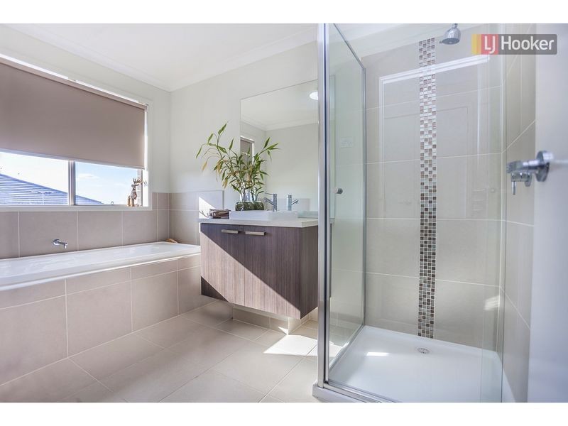 25 Baronial Way, Craigieburn VIC 3064