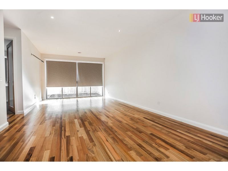 45 Hollington Drive, Mickleham VIC 3064