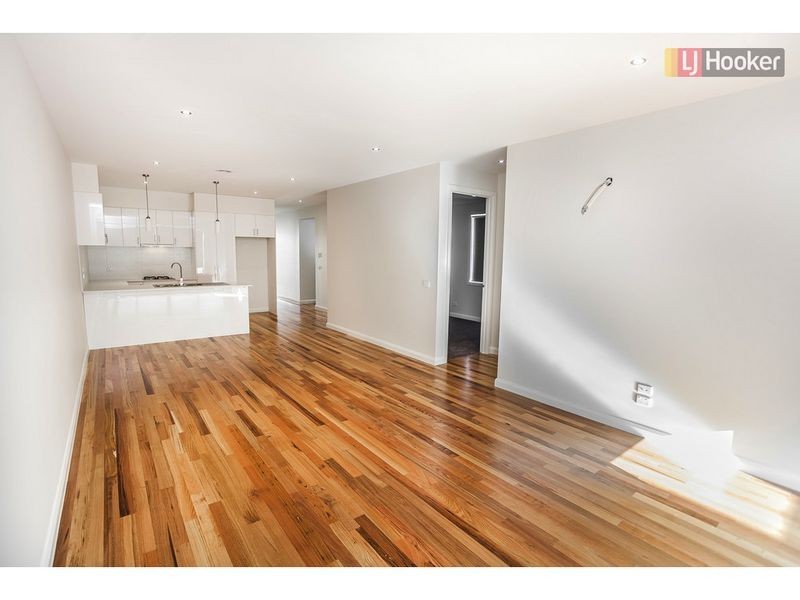 45 Hollington Drive, Mickleham VIC 3064