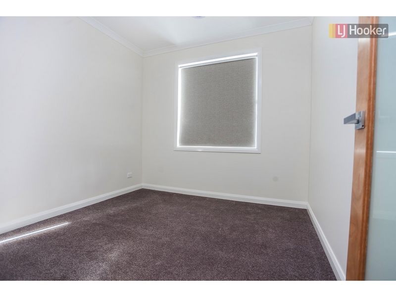 45 Hollington Drive, Mickleham VIC 3064