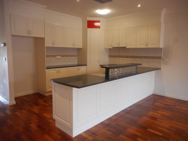 42 Burniston Avenue, Craigieburn VIC 3064