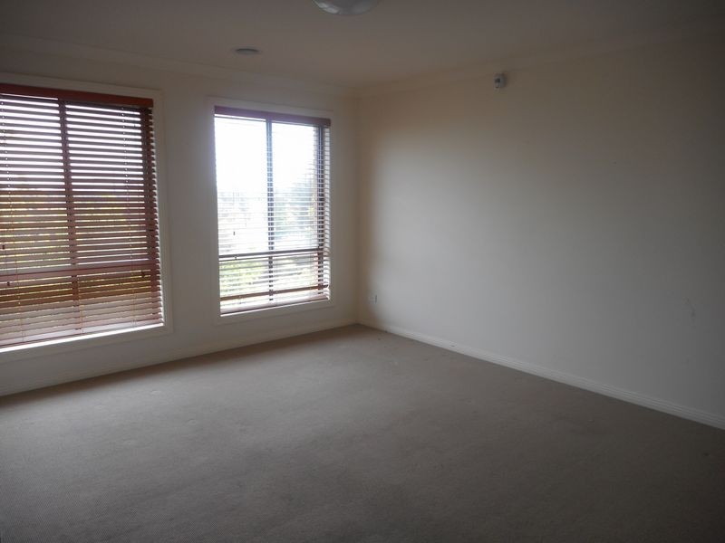 42 Burniston Avenue, Craigieburn VIC 3064